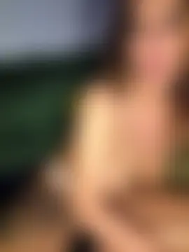 LovelyLucinda's Live Sex Cam Show