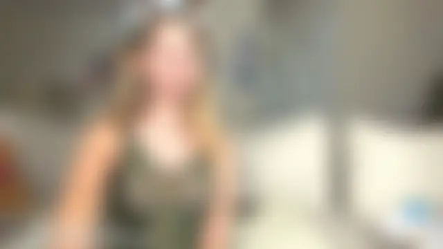 boomboomr00m's Webcam Show