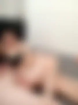 Aleioji10's Live Sex Cam Show