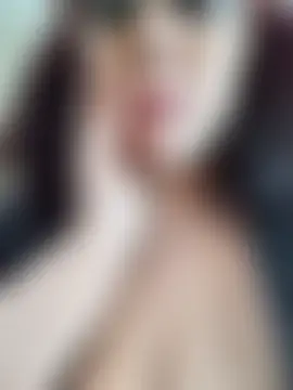 Lucia8600's Live Sex Cam Show