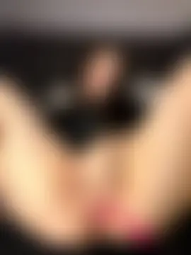 HornyGirlH's Live Sex Cam Show