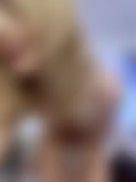 LeaHotxx's Live Sex Cam Show