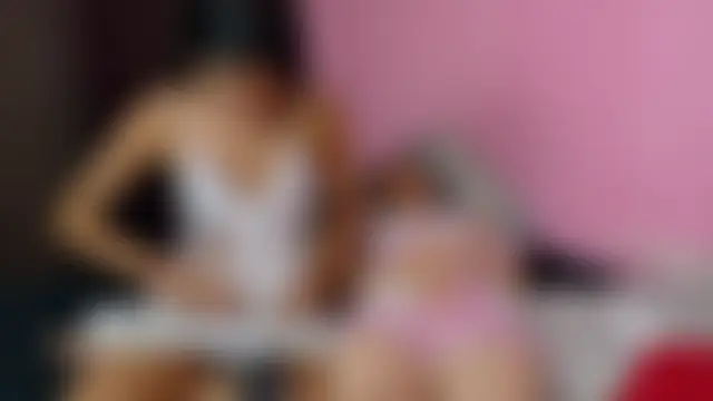 strawberrymia68's Webcam Show