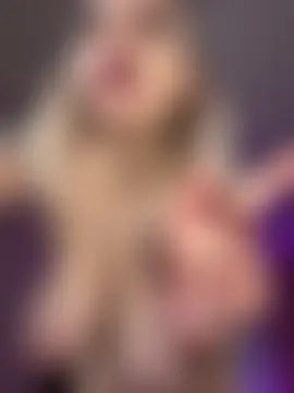 HugeBoobsAlice's Webcam Show