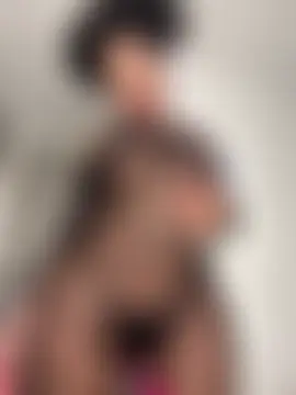 Alice222black's Webcam Show