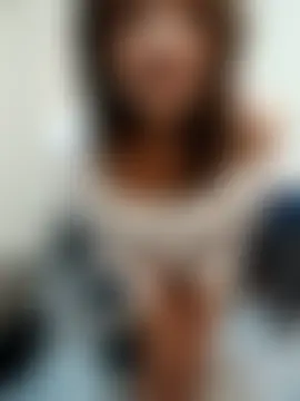 zoyarathore's Live Sex Cam Show