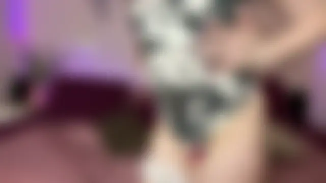 kellyvenous' Live Sex Cam Show