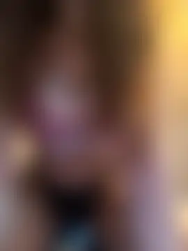 CurlyElisa's Live Sex Cam Show