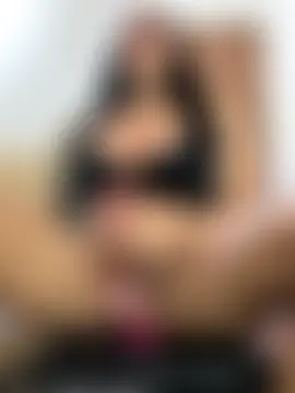 _Crystal_evains' Live Sex Cam Show