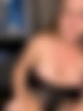 HoneyBluex's Live Sex Cam Show