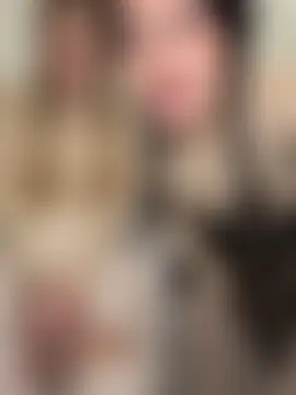 kira_mia's Live Sex Cam Show