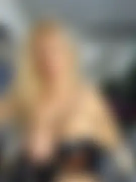 Monna's Live Sex Cam Show