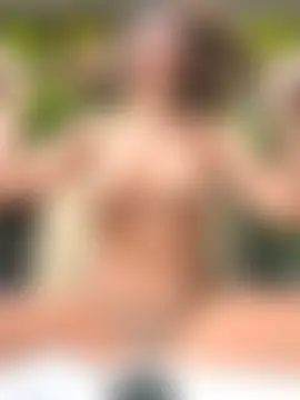 Bella-Grace's Live Sex Cam Show