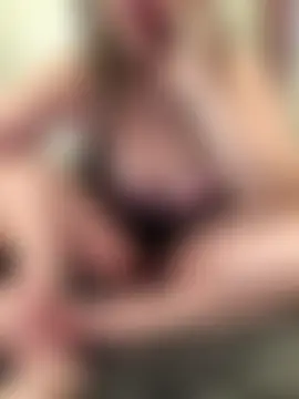 Faidraishere's Live Sex Cam Show