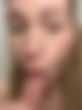 kira_mia's Live Sex Cam Show