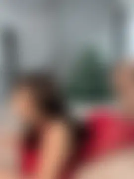 CurlyLara's Live Sex Cam Show