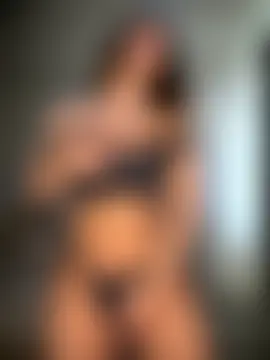 SelenaJenner's Live Sex Cam Show