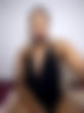 Curvy_sluty's Webcam Show