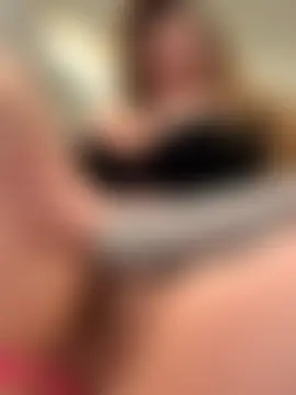 curvyflawless' Live Sex Cam Show