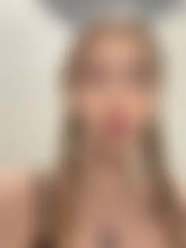 kira_mia's Live Sex Cam Show