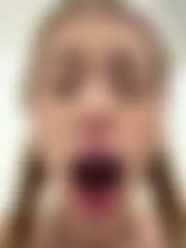 kira_mia's Webcam Show