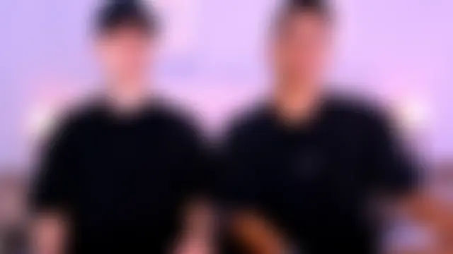 DamianAndMAximoo's Webcam Show