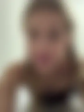 kira_mia's Live Sex Cam Show