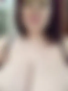 Lucia8600's Live Sex Cam Show