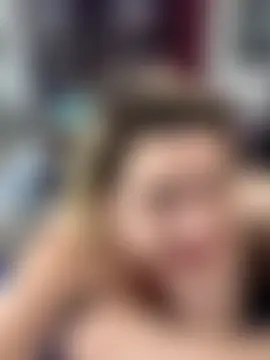 small_town_slut's Webcam Show