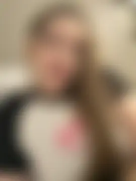 HornyGirlH's Live Sex Cam Show