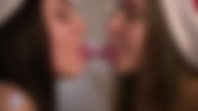 vivid_girls_vg's Webcam Show