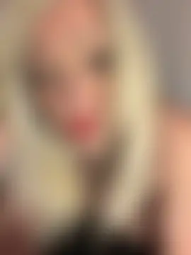 SallyCumLaude's Webcam Show