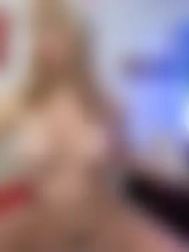 LeaHotxx's Live Sex Cam Show