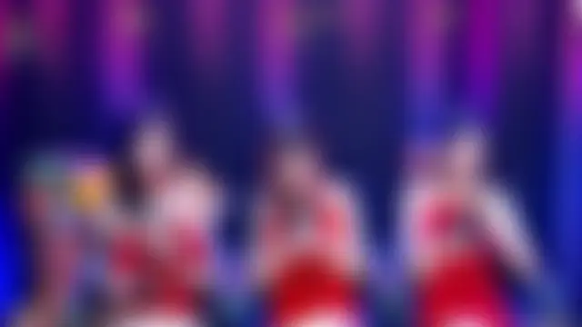 queen-001's Live Sex Cam Show