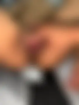 ShenaMaeHorny's Webcam Show