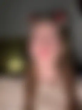 kira_mia's Webcam Show