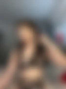 CurlyLara's Live Sex Cam Show