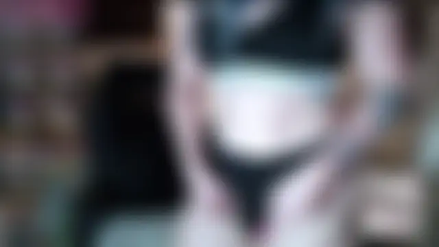 ursluttygf's Live Sex Cam Show