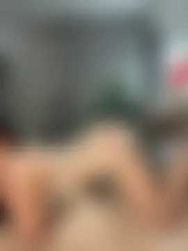 CurlyLara's Live Sex Cam Show