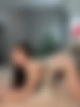 CurlyLara's Live Sex Cam Show