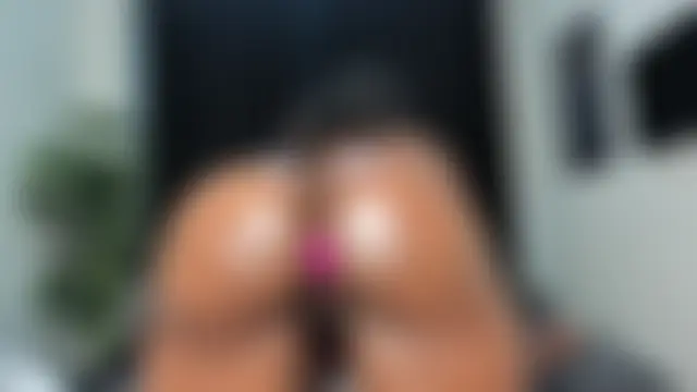 naughty_bigass' Webcam Show