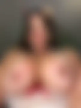 SQUIRTINGQUEEN11's Webcam Show