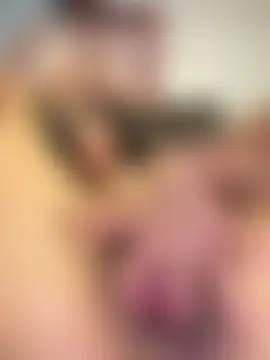 SQUIRTINGQUEEN11's Webcam Show