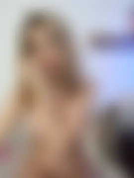 LeaHotxx's Live Sex Cam Show