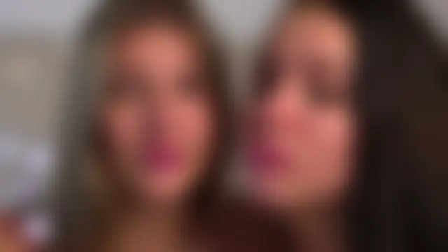 vivid_girls_vg's Webcam Show