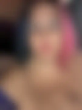 Courdles' Live Sex Cam Show