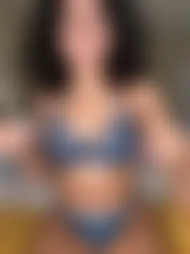 Kiki_hammyy's Webcam Show