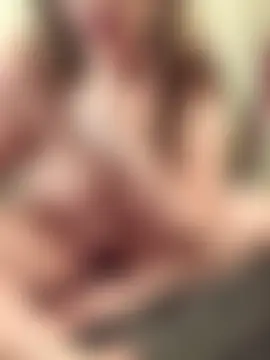 Faidraishere's Live Sex Cam Show