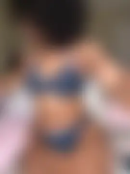 Kiki_hammyy's Webcam Show