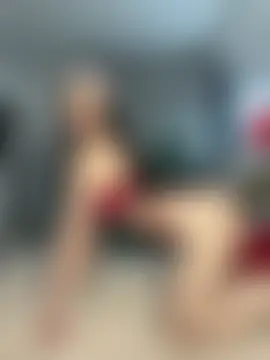 CurlyLara's Live Sex Cam Show